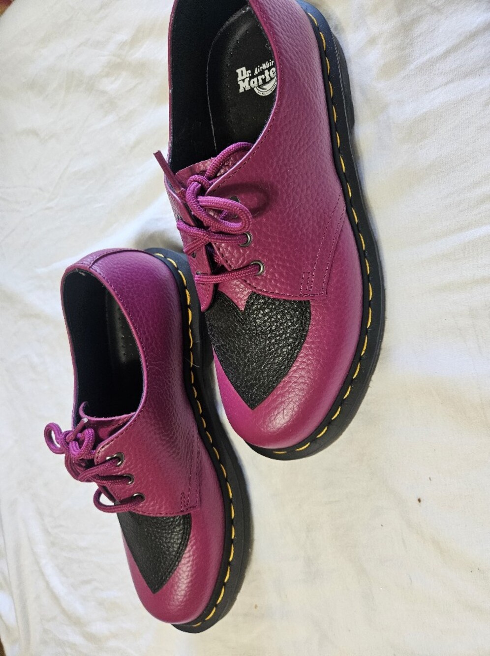 Dr. Martens Fucshia Leather Heart Logo Lace-Up Oxford Shoes US 7 NEW Cosplay - Picture 2 of 4